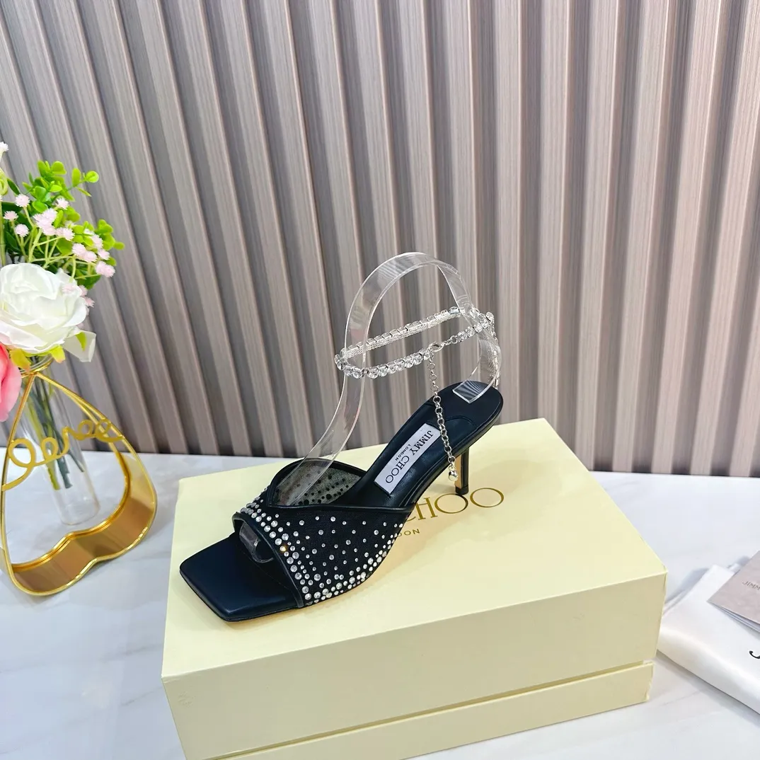 👟👟Ex-factory price 660👟👟 JIMMY CHOO (Jimmy CHOO) 💝💝💝 is a very comprehensive noble fashion lifestyle brand, with a series of women's high-heeled, medium-heeled, flat-heeled sandals with the same strap from major fashion bloggers and celebrities in Hong Kong and the United States.  The Australian pointed toe, round toe and square toe series are simply beautiful. Fall in love with elegance and playful sense of the future. Just by looking at them, you want to own them immediately, but you can really think about a pair of exquisite high heels~~~~~~~~~~~~~~~~~ 💝This series is specially designed for extraordinary and indifferent ladies, thus creating a unique overall effect, Jimmy Choo Design products that inspire women to move forward and show their charm💝💝💝 1⃣️Material: Imported genuine mesh hot diamond 2⃣️Inner: Imported Italian lambskin, super soft and delicate 3⃣️Outsole: Imported Italian original original color genuine leather outsole Heel height 6.5cm (10.0/8.5cm can be made) 4⃣️Code number: 35-39 (34.40.41.42 customized)